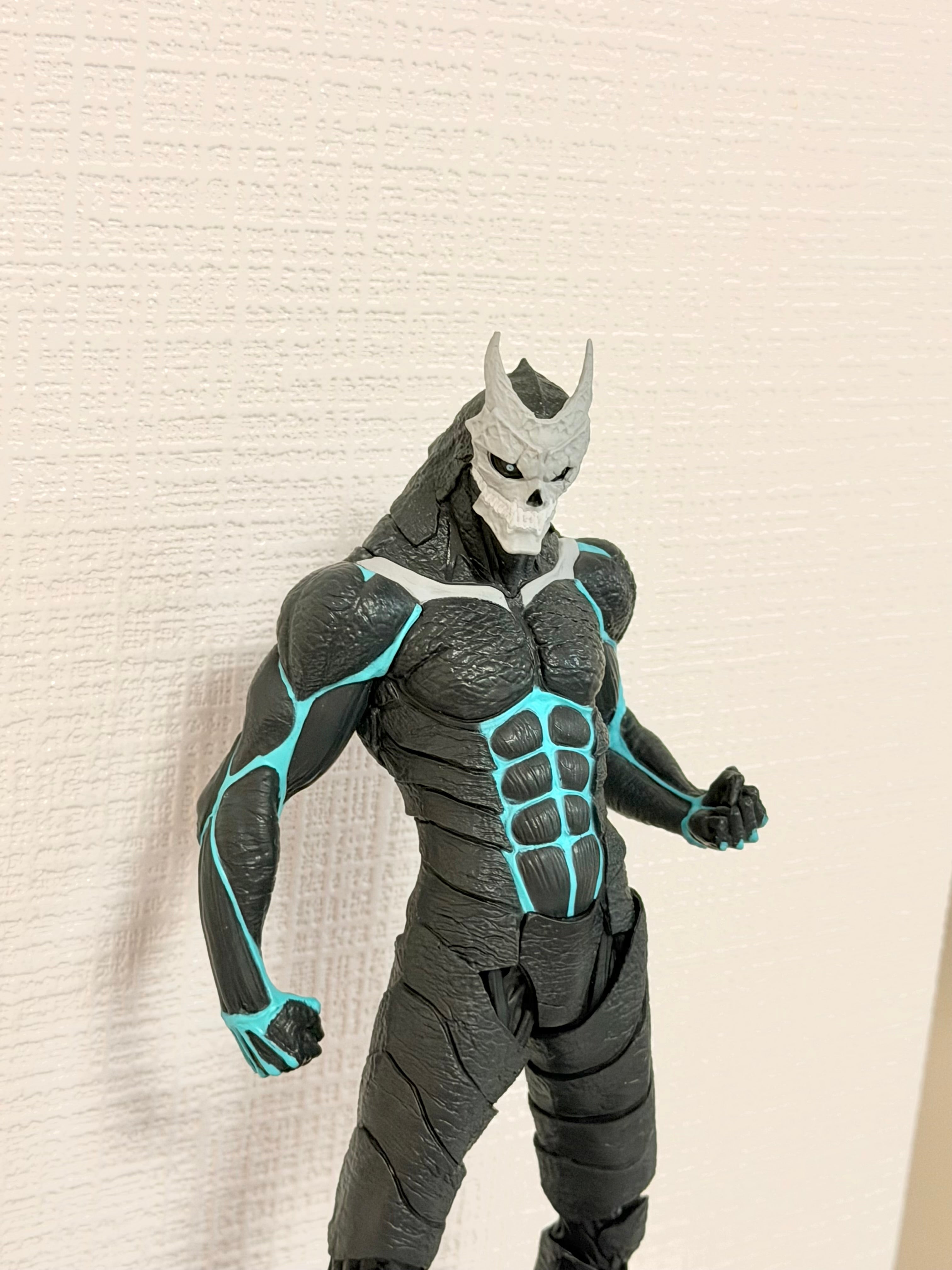 NO BOX Kaiju no.8 Luminasta Figure by SEGA