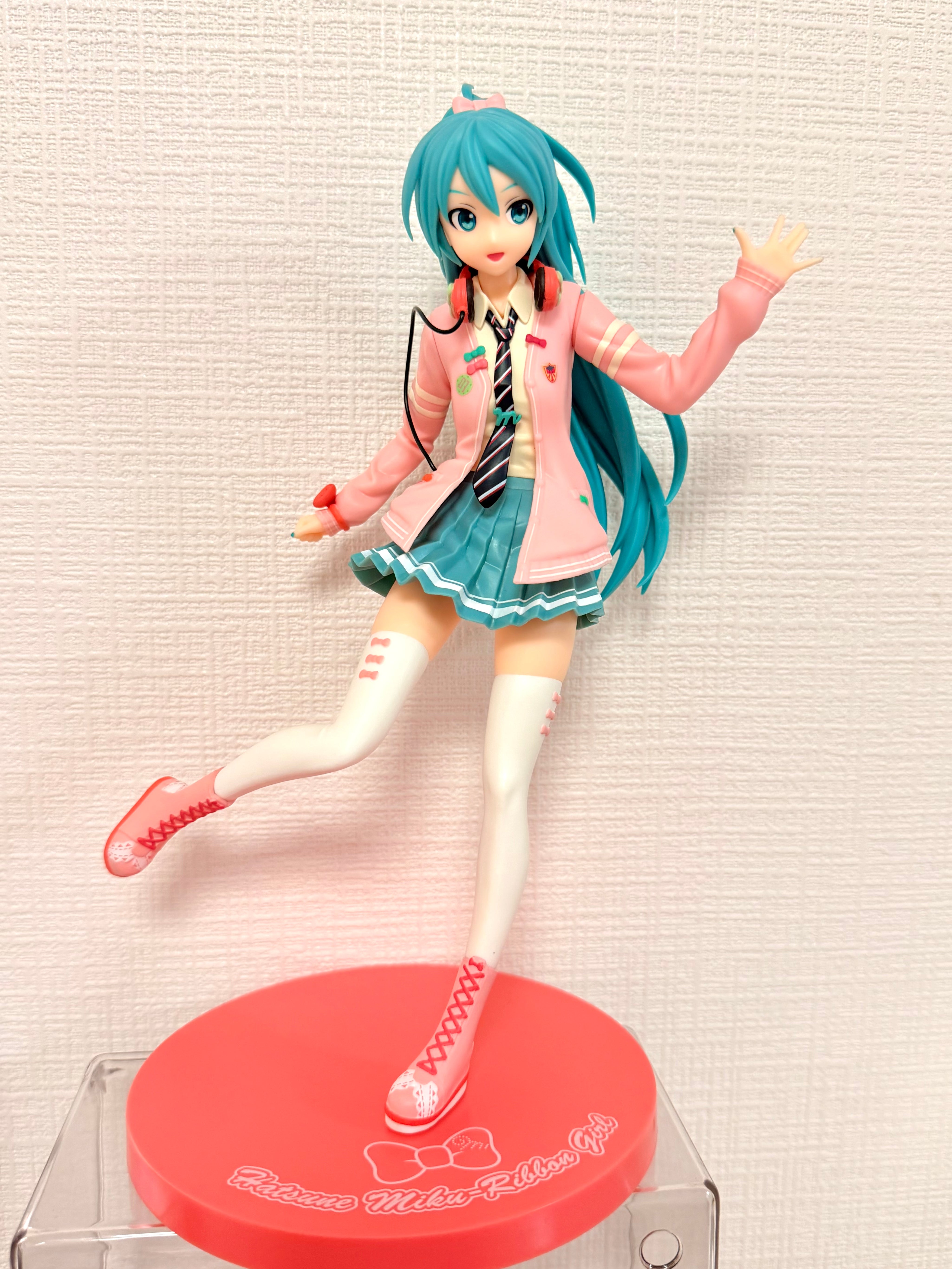 NO BOX Vocaloid  Hatsune Miku Ribbon Girl Figure