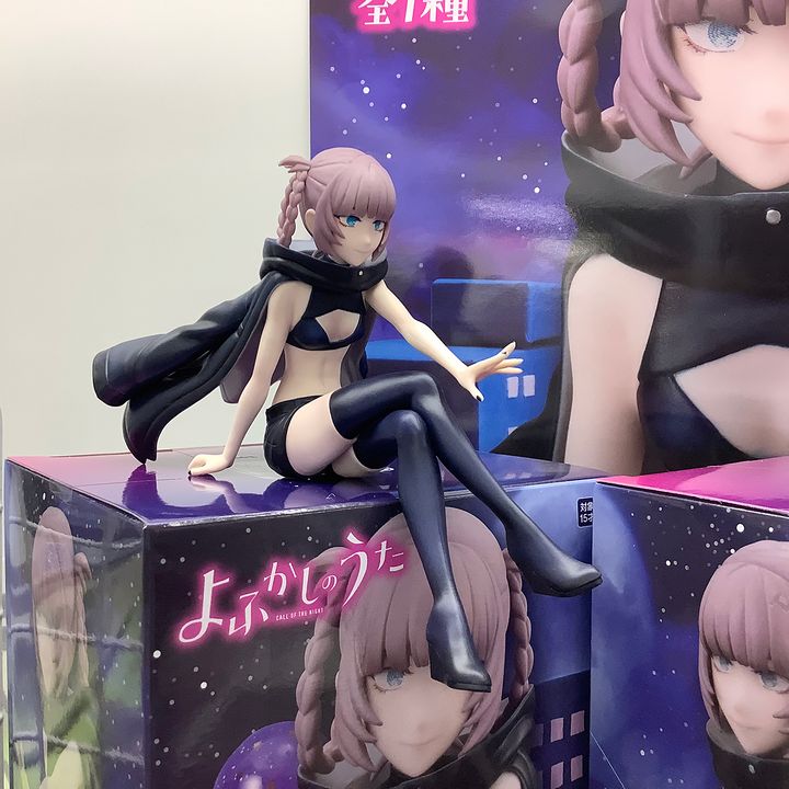189046-noodle-stopper-figure-nanakusa-nazuna-yofukashi-no-uta-11cm.jpg