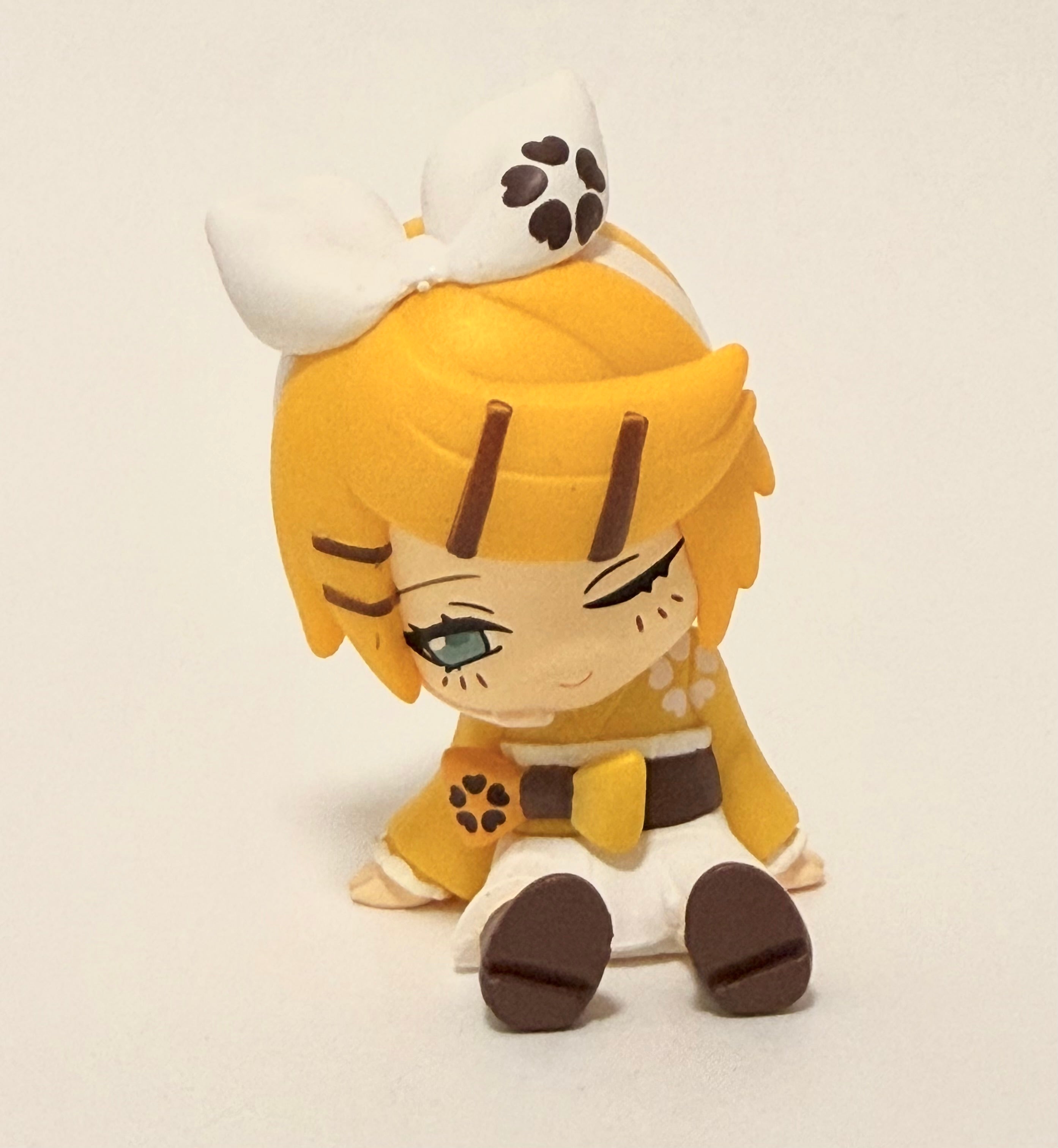 Vocaloid Kagamine Len & Kagamine Rin mini figurines Gashapon JP Project Sekai
