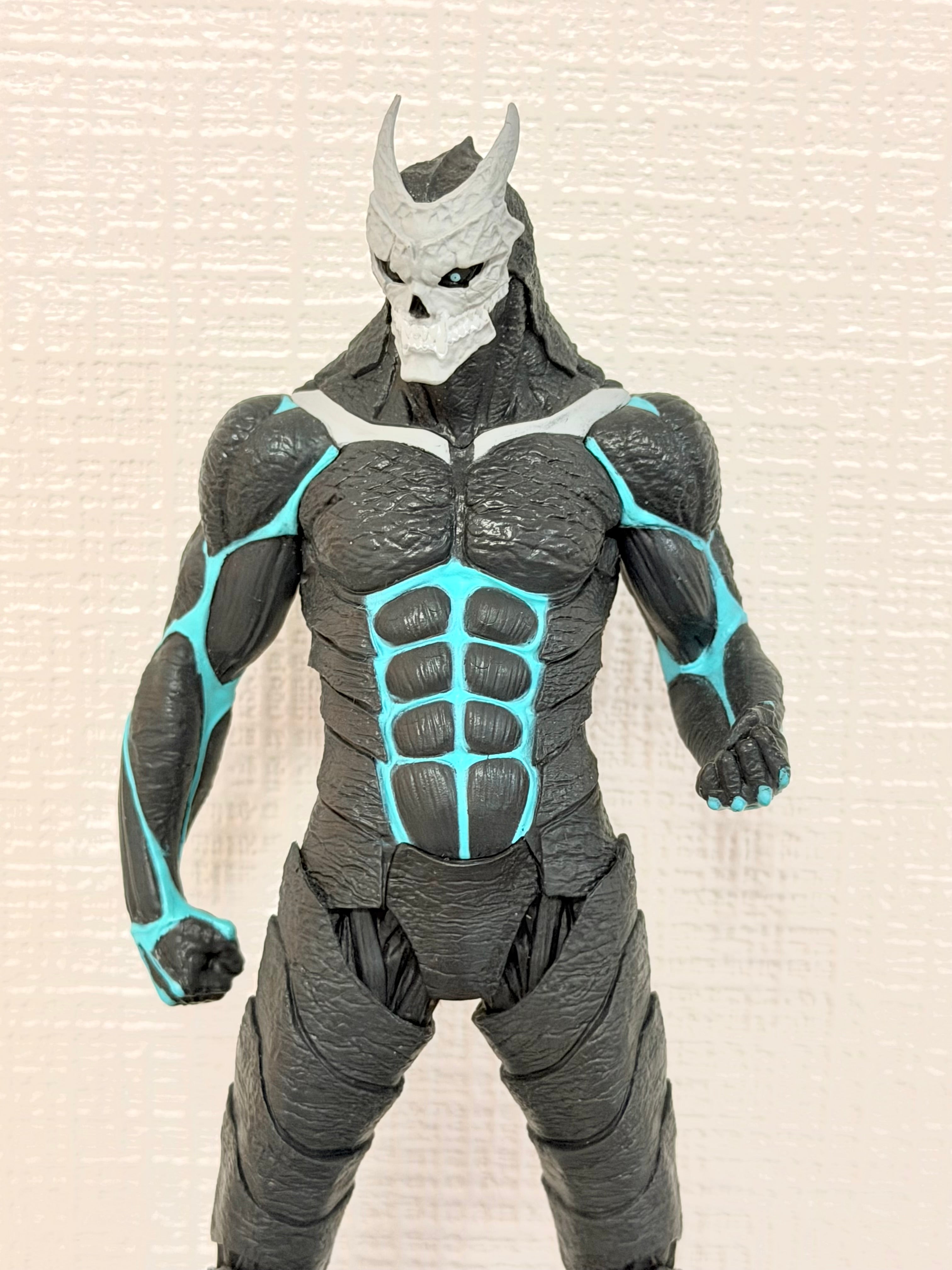 NO BOX Kaiju no.8 Luminasta Figure by SEGA