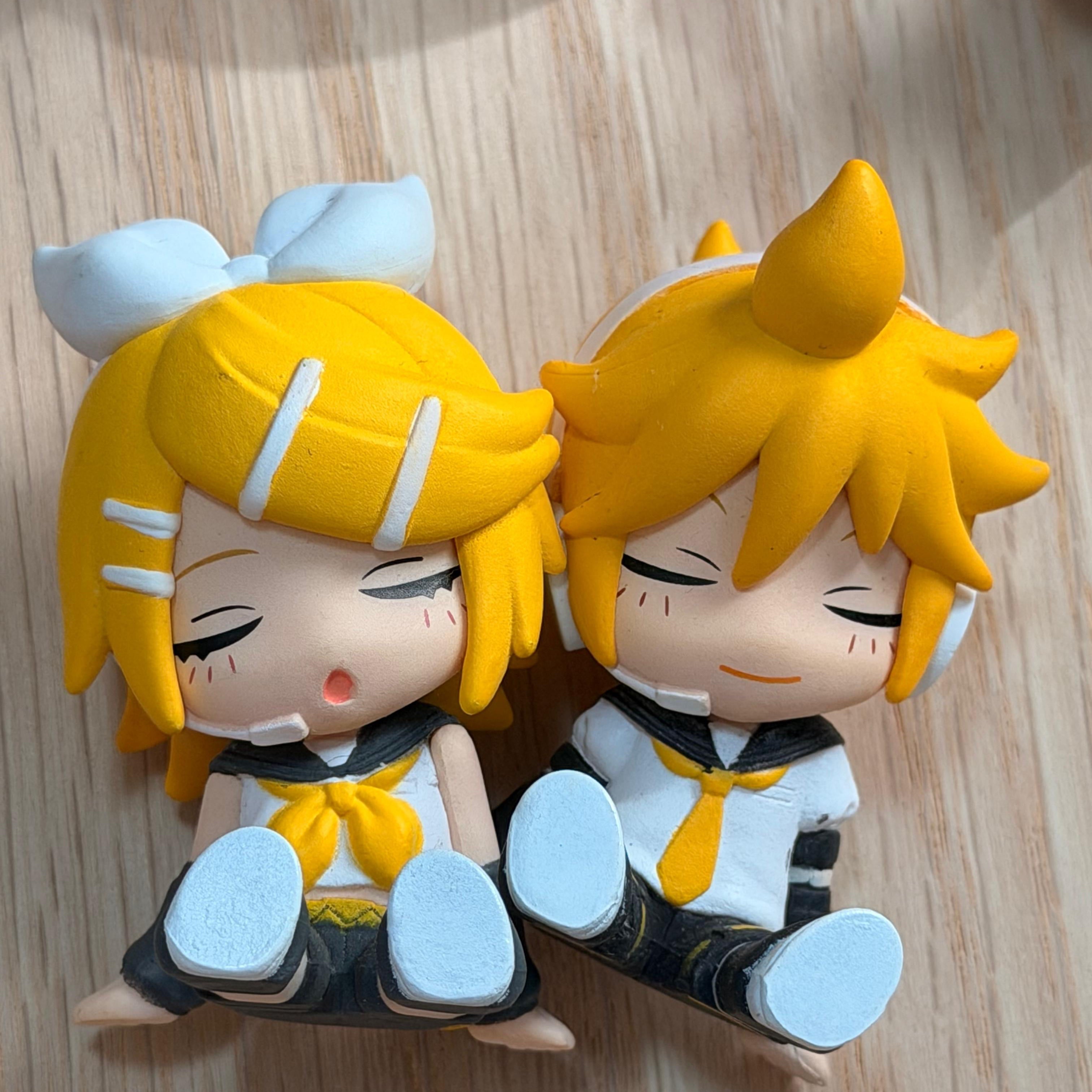 Vocaloid Kagamine Len & Kagamine Rin Set mini figurines by Takara Tomy A.R.T.S [