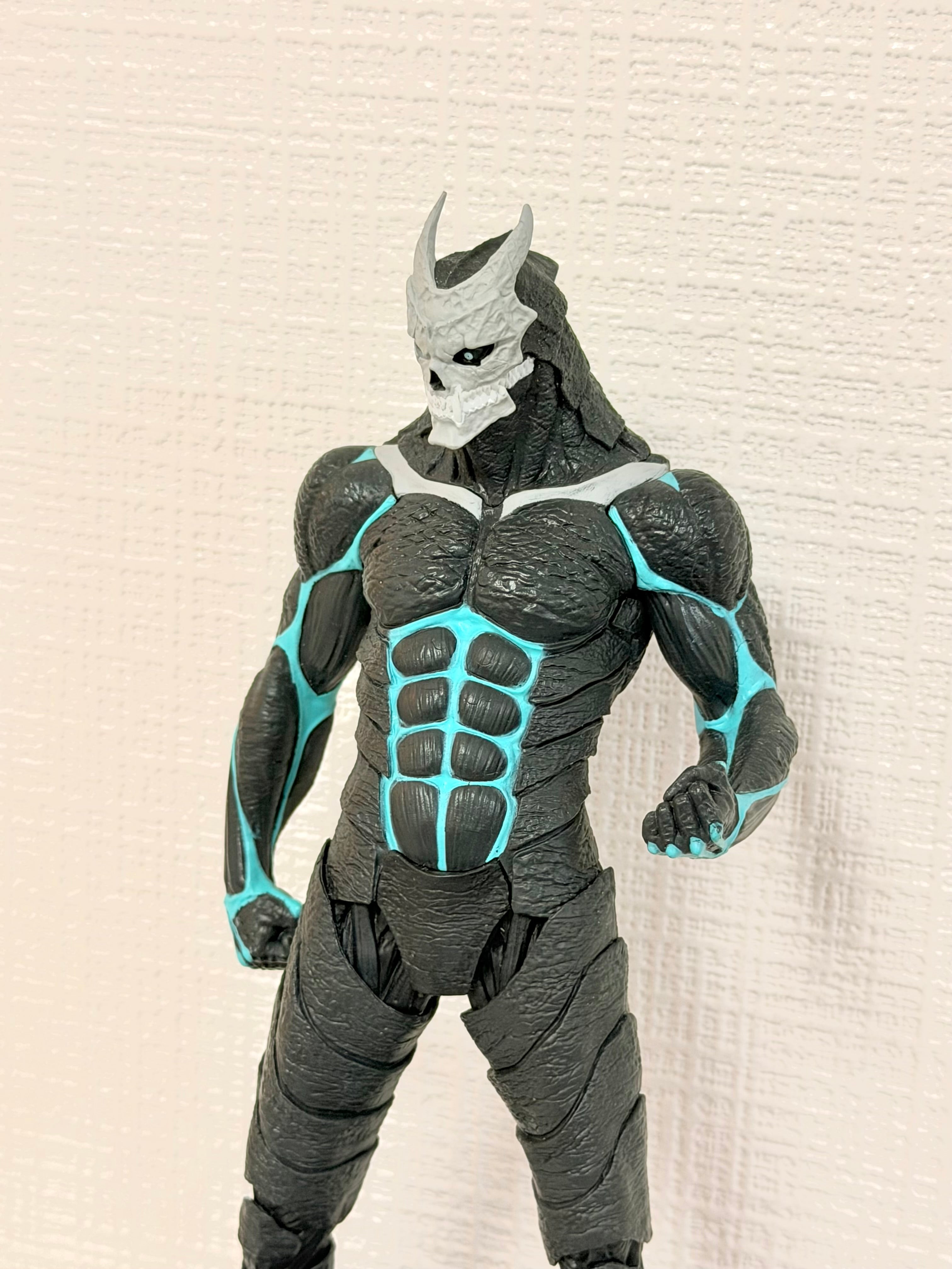 NO BOX Kaiju no.8 Luminasta Figure by SEGA