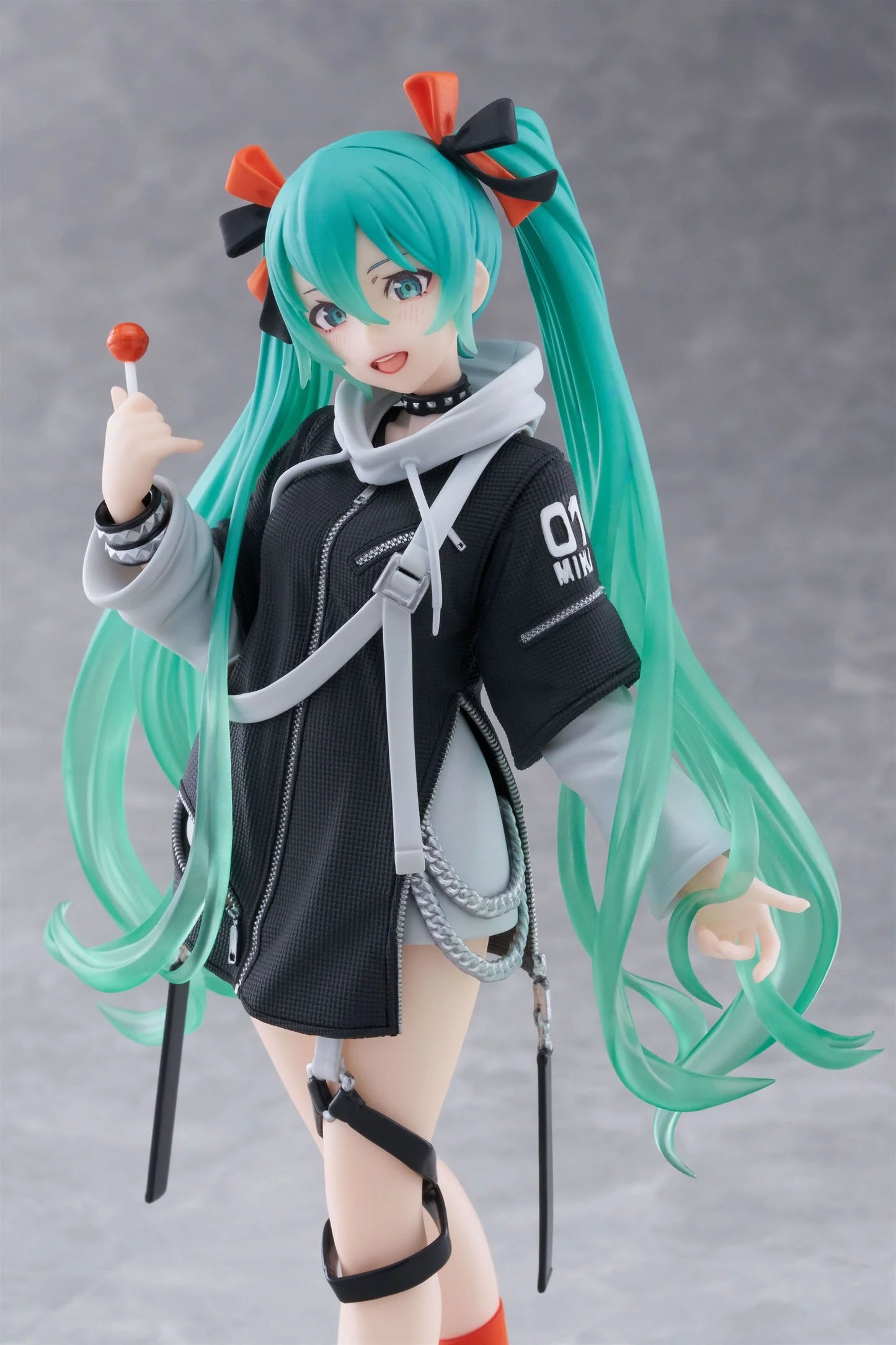 OPEN BOX Hatsune Miku - Wonderland Figure Fashion Punk Version