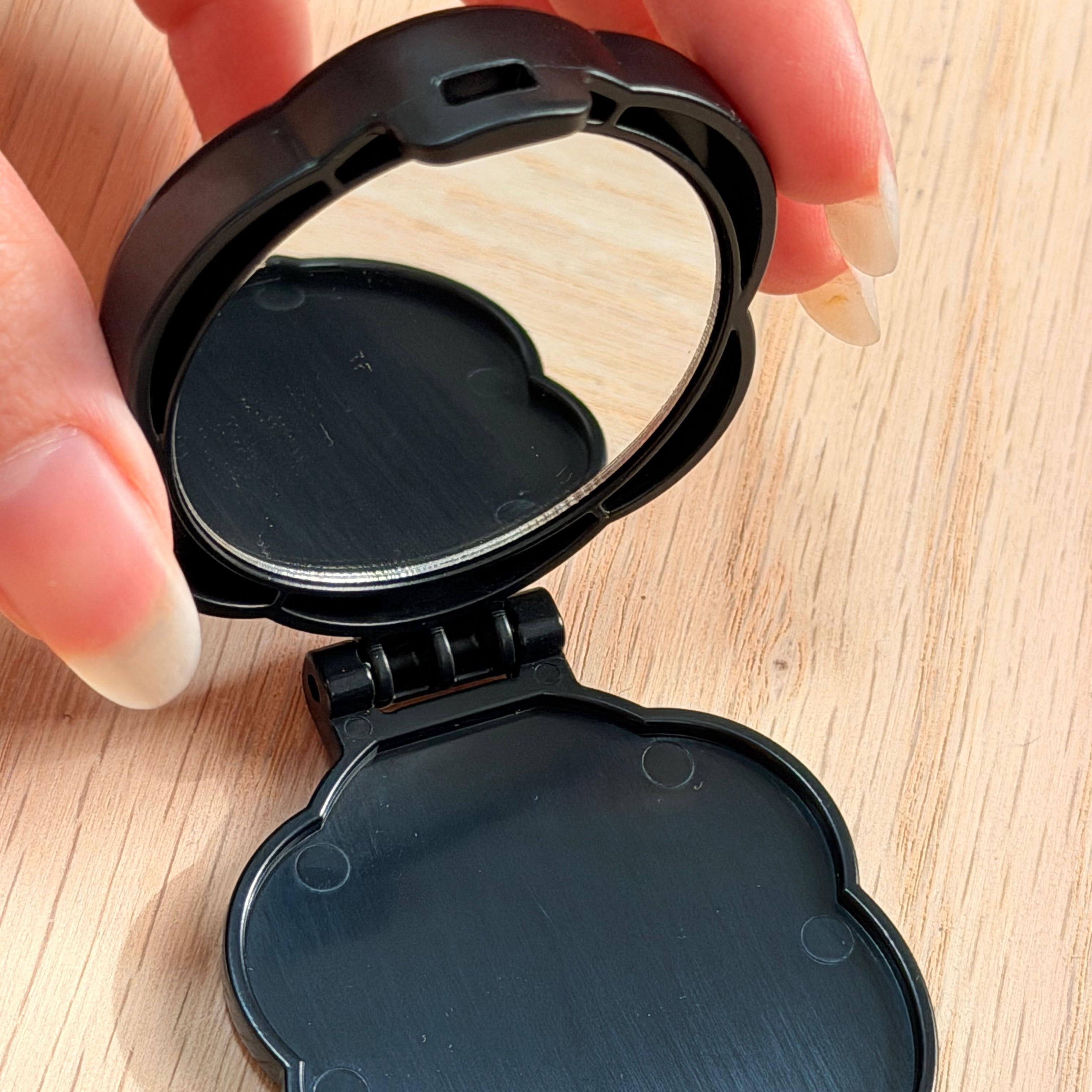 Twisted Wonderland Compact Mirror - Scarabia by Bandai