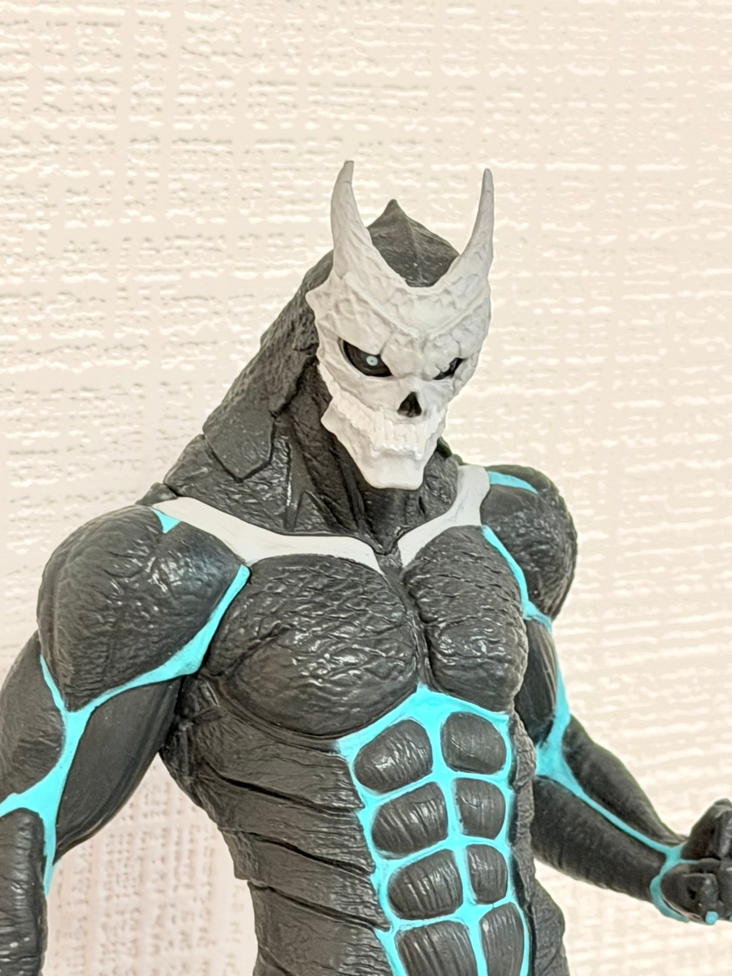 NO BOX Kaiju no.8 Luminasta Figure by SEGA
