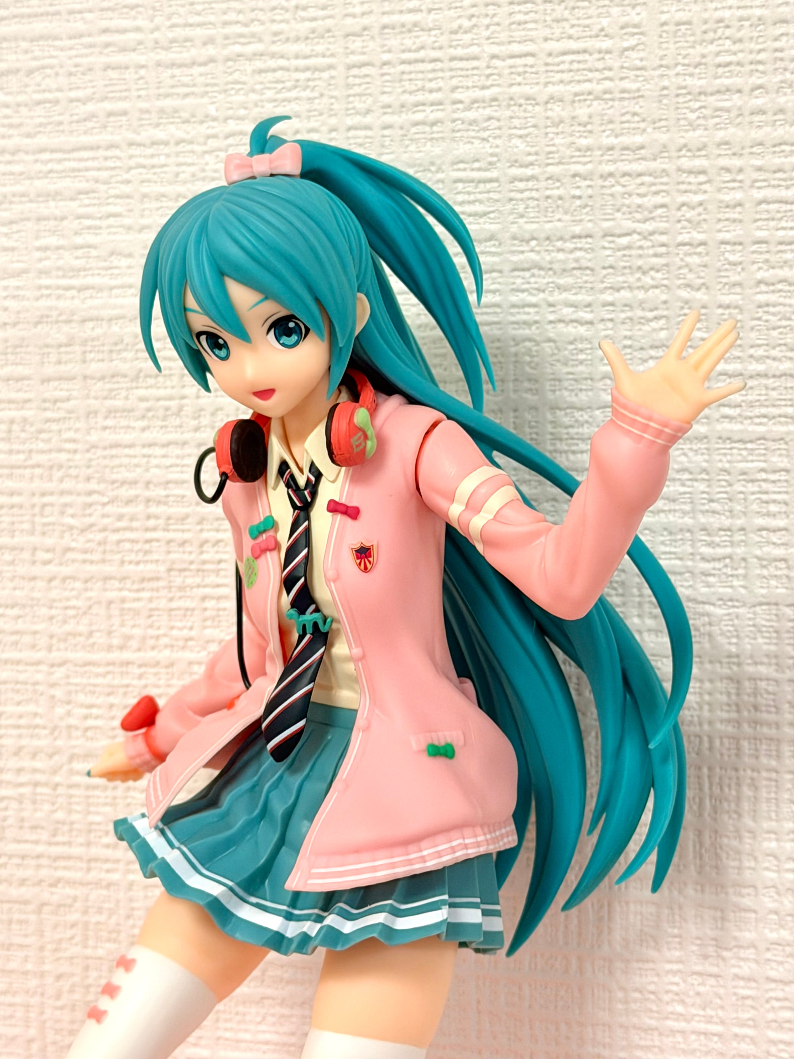 NO BOX Vocaloid  Hatsune Miku Ribbon Girl Figure