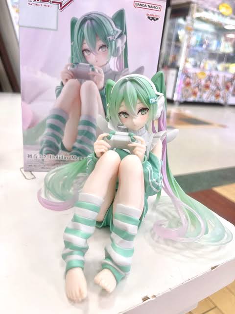 Vocaloid Hatsune Miku Holiday Memories Figure - Hatsune Miku Game Ver.
