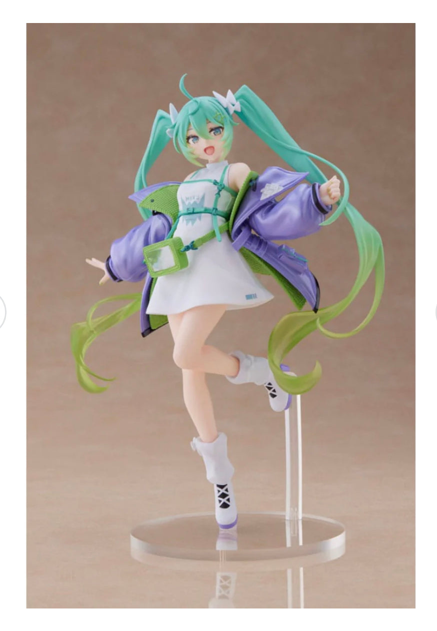NO BOX Hatsune Miku Sporty Fashion Figure by Taito