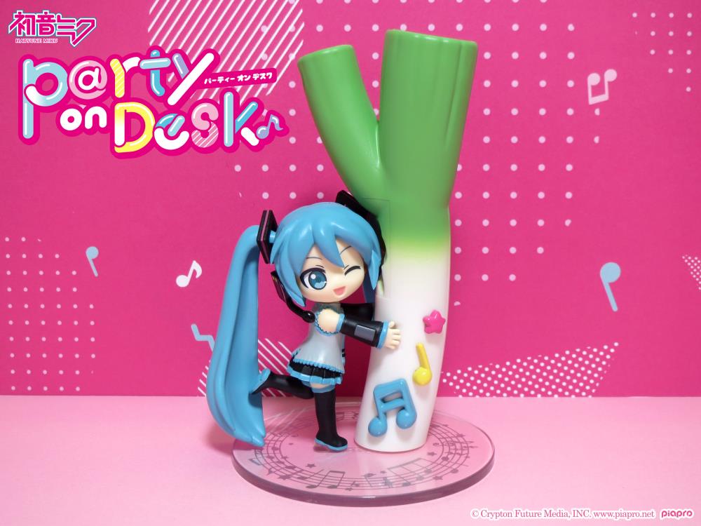 Vocaloid Party On Desk Blind Box Figures by Re-ment
