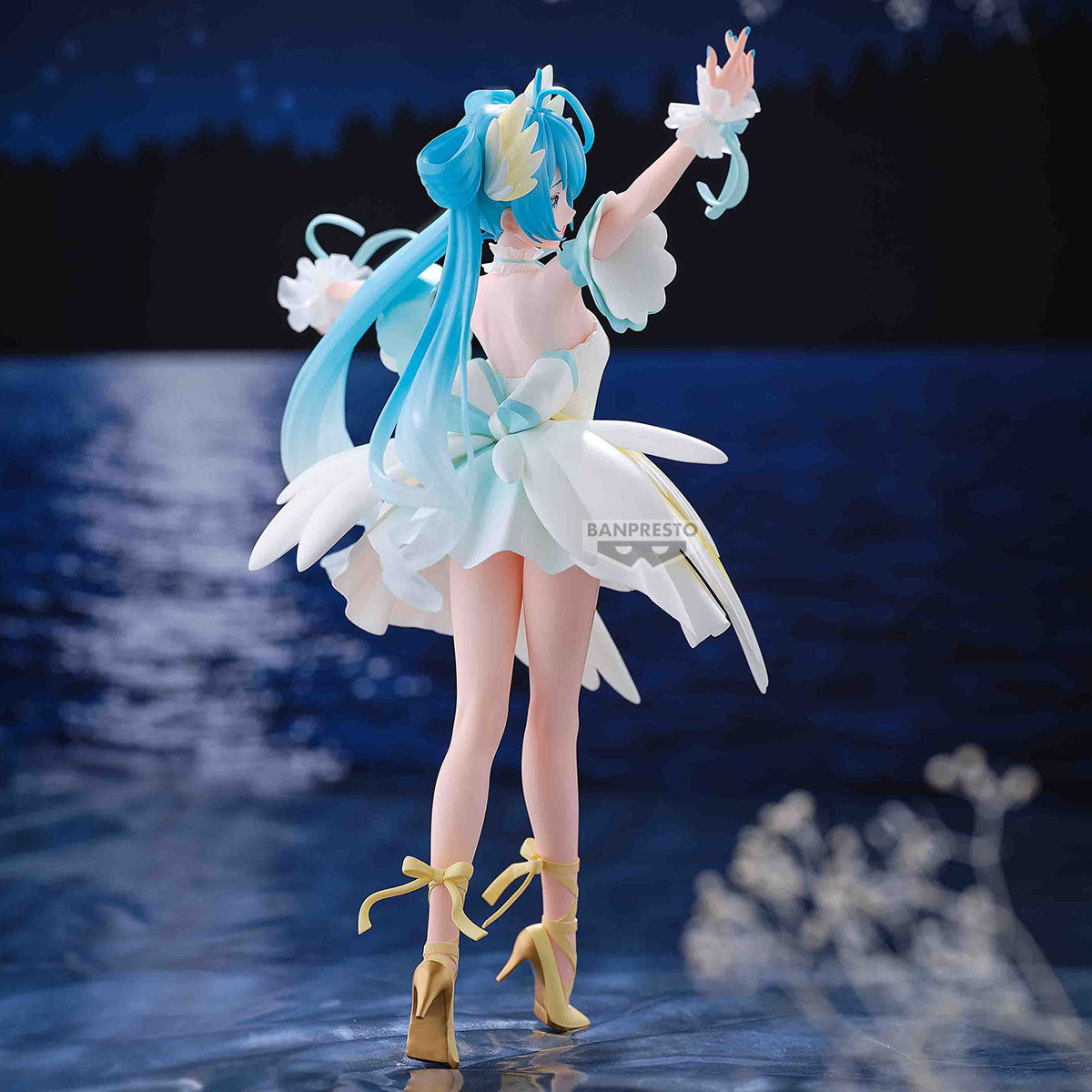 Vocaloid Hatsune Miku Classical Tuning Swan Lake Figure by Bandai