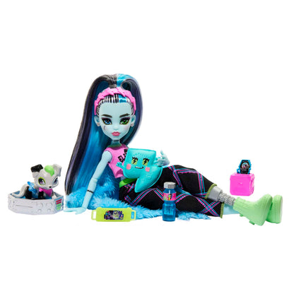 Monster High Creepover Party Frankie Doll