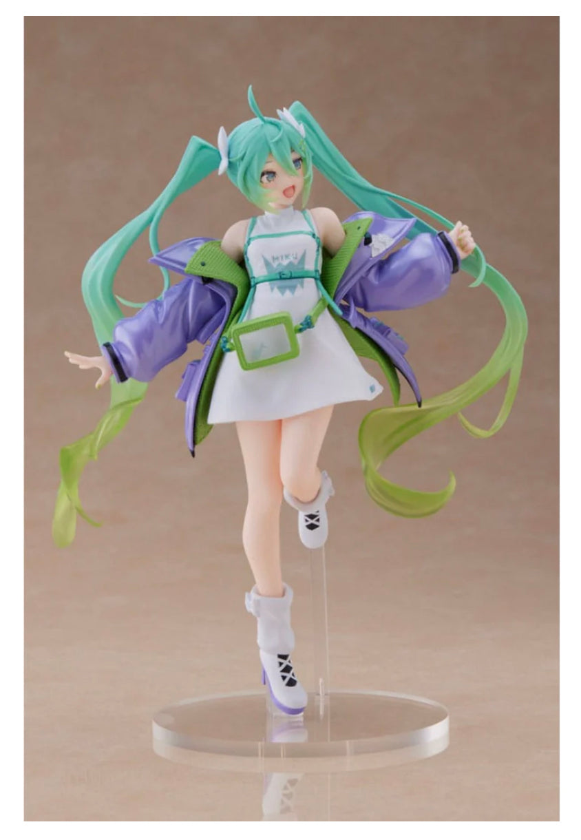 Hatsune Miku Sporty Fashion Figure by Taito