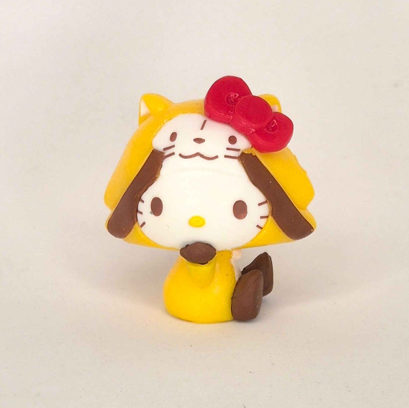 Sanrio Hello Kitty x Rascal Mini Figure