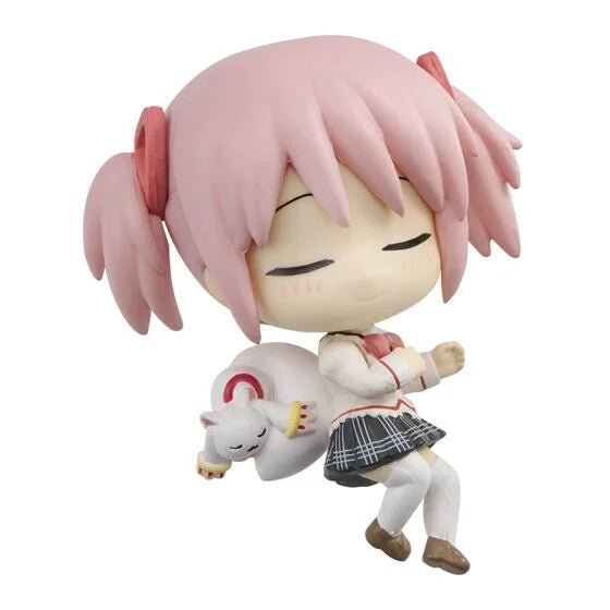 bandai_gashapon_-_puella_magi_madoka_magica_let_s_sleep_well_set_of_5__260504071612_jpg.webp