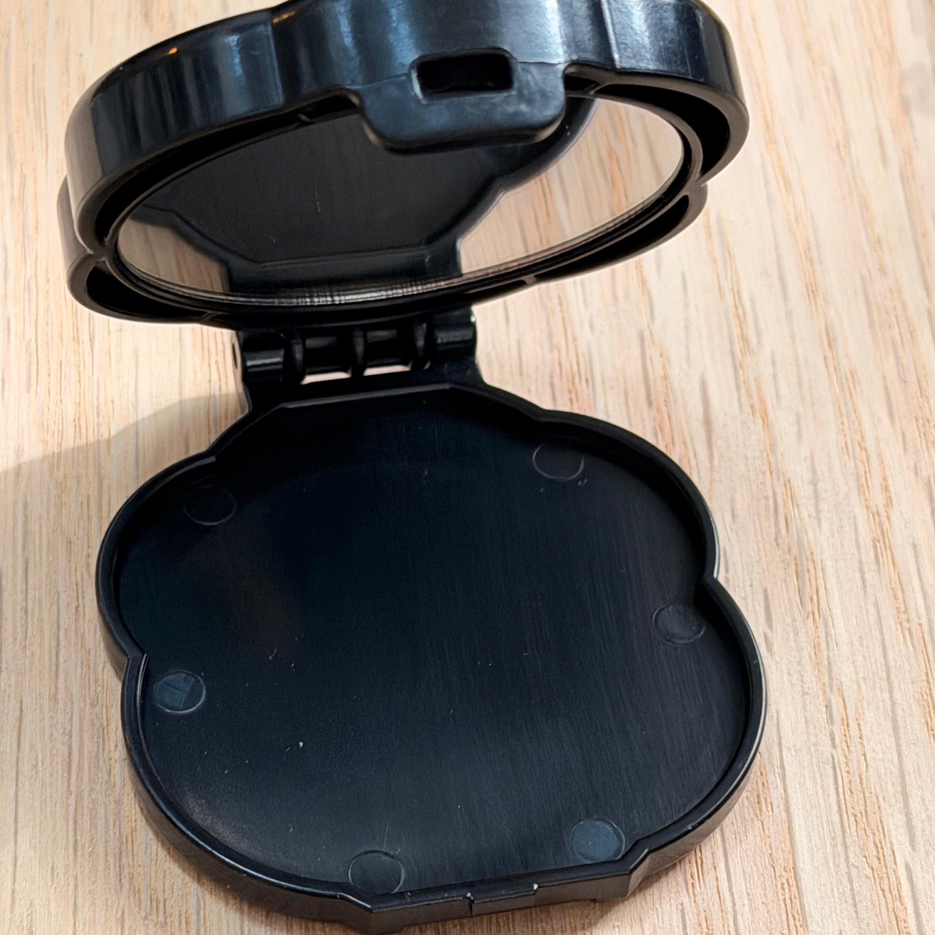 Twisted Wonderland Compact Mirror - Scarabia by Bandai
