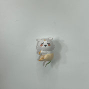 Chiikawa Anaoko hug mini figurine