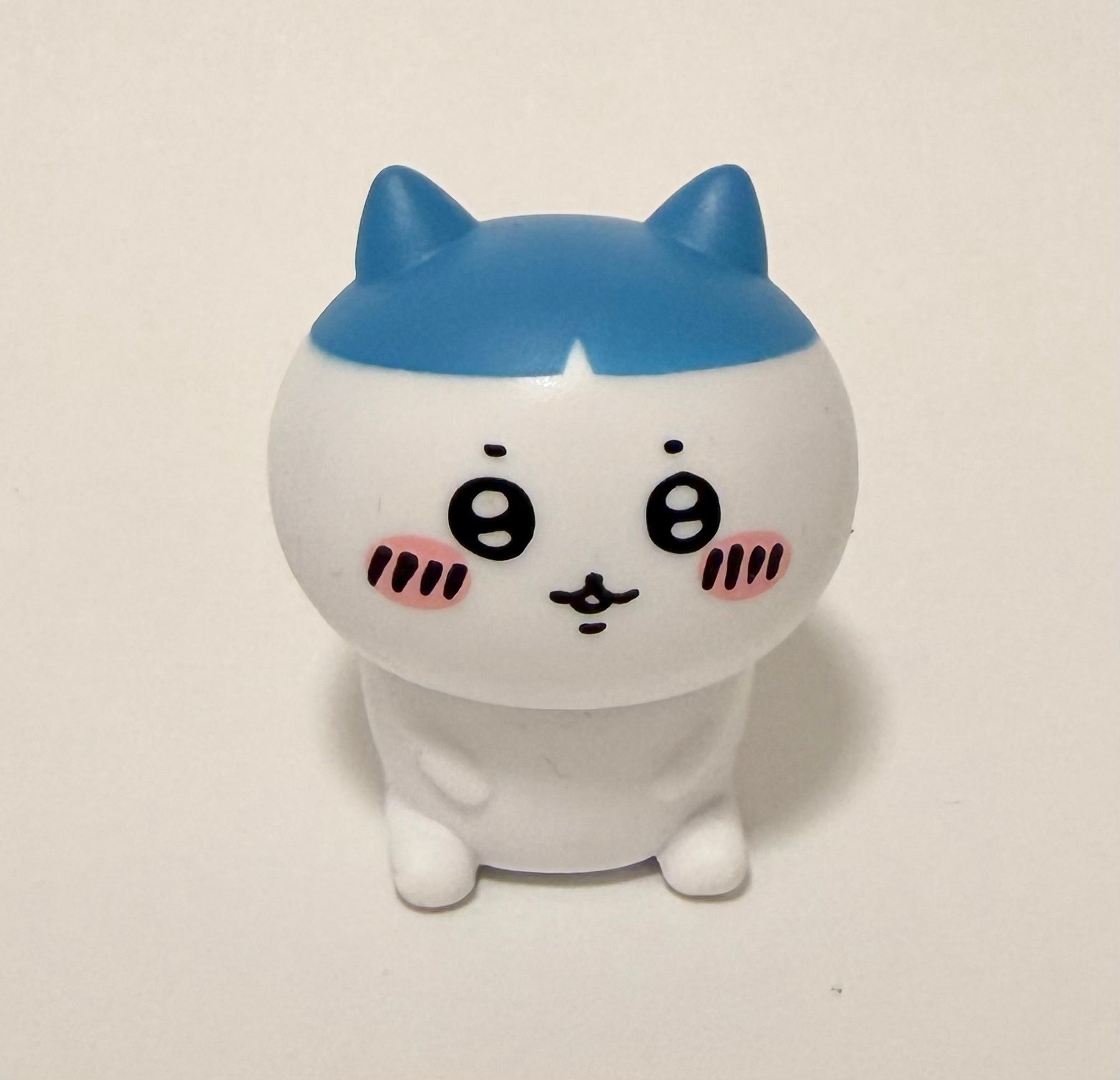 Chiikawa Hachiware official mini figure, open-eyed Hachiware figure